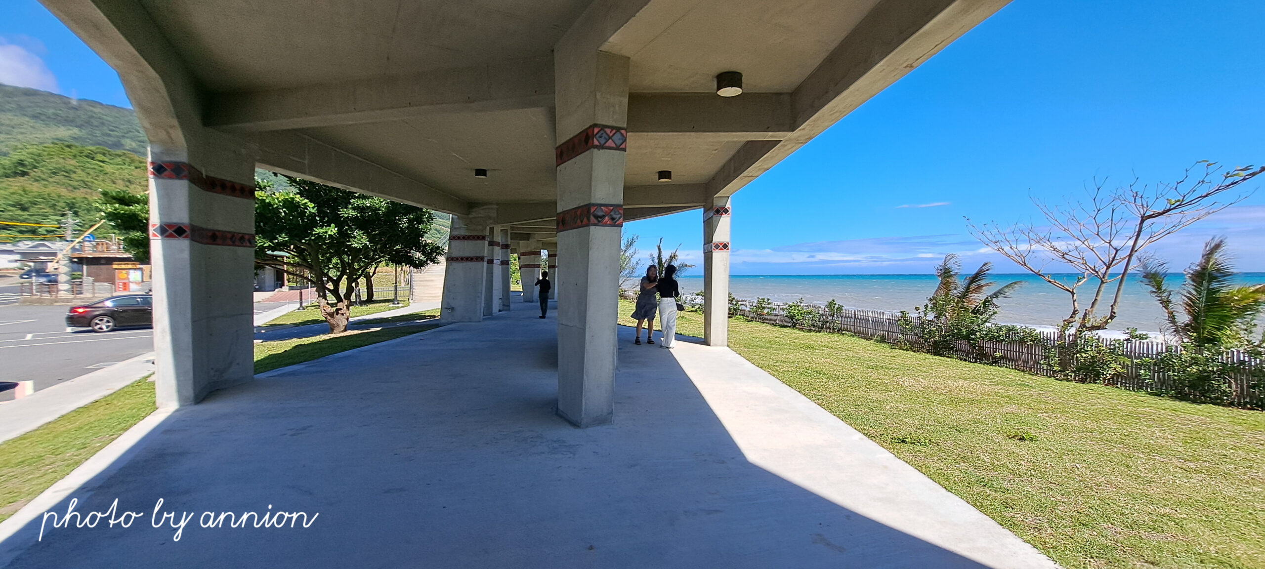 台東景點：大鳥休憩區必打卡！清水模建築搭配太平洋海景，感受台東藍的魅力！